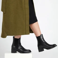 Women Jones Bootmaker Doria Heeled Leather Chelsea Boots -